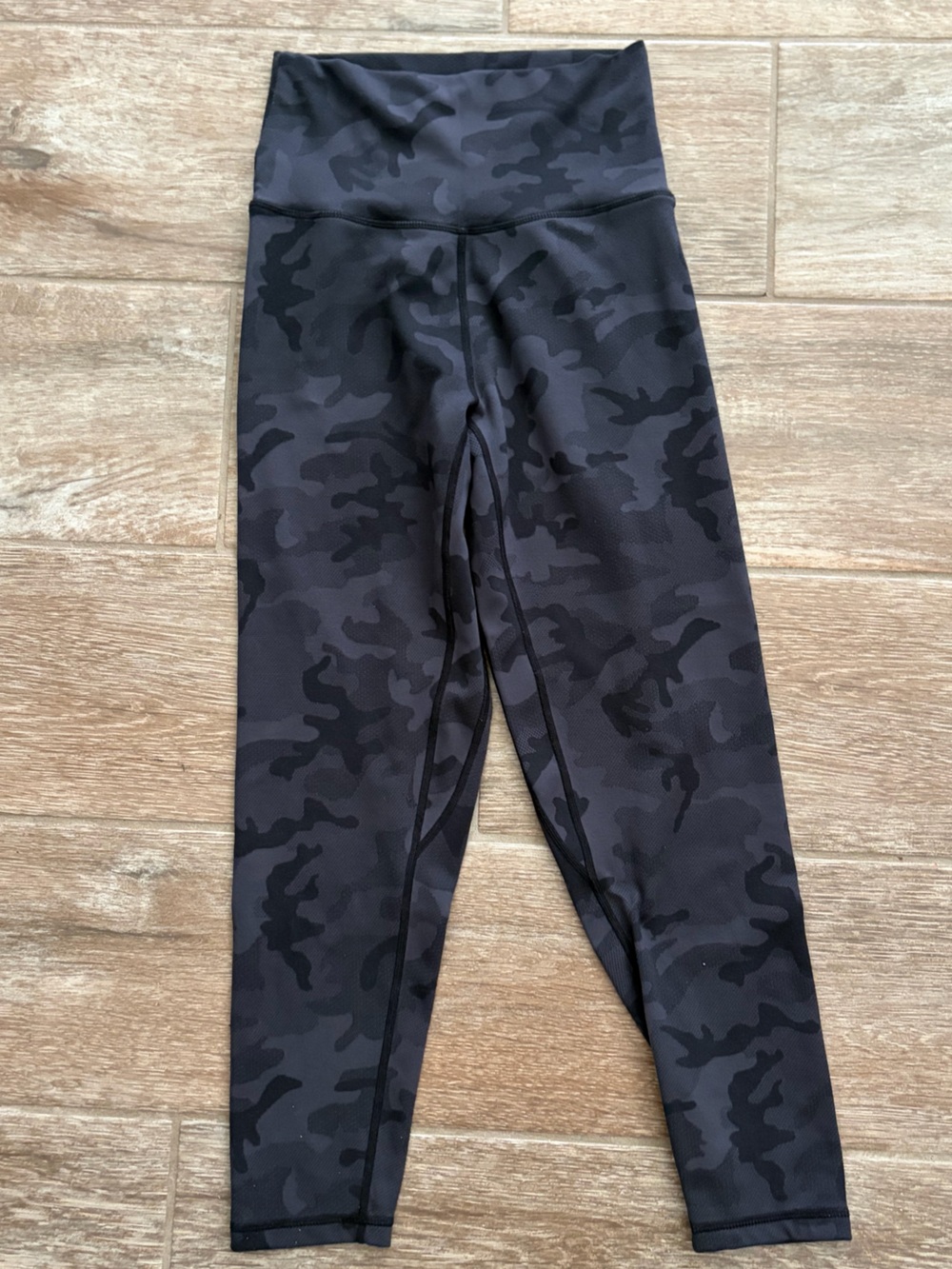 P'tula Dark Gray & Black Camo High-Waist Leggings